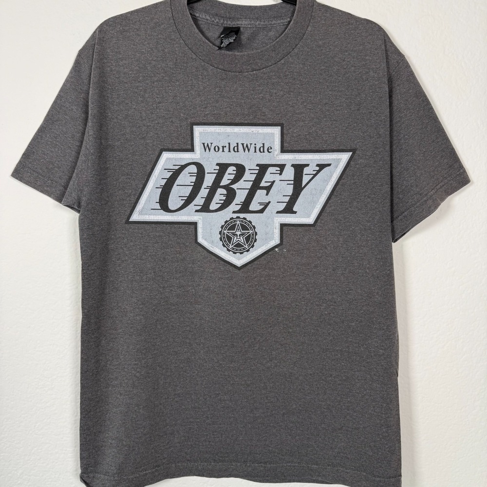 Obey T-Shirt Mens Size M Gray Worldwide Graphic Logo Streetwear Short Sleeve